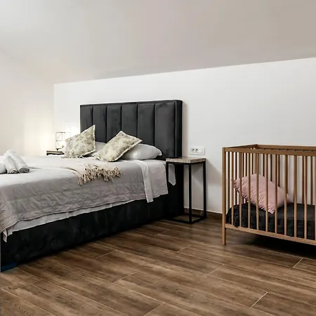 Matt Villa Jovici (Split-Dalmatia)